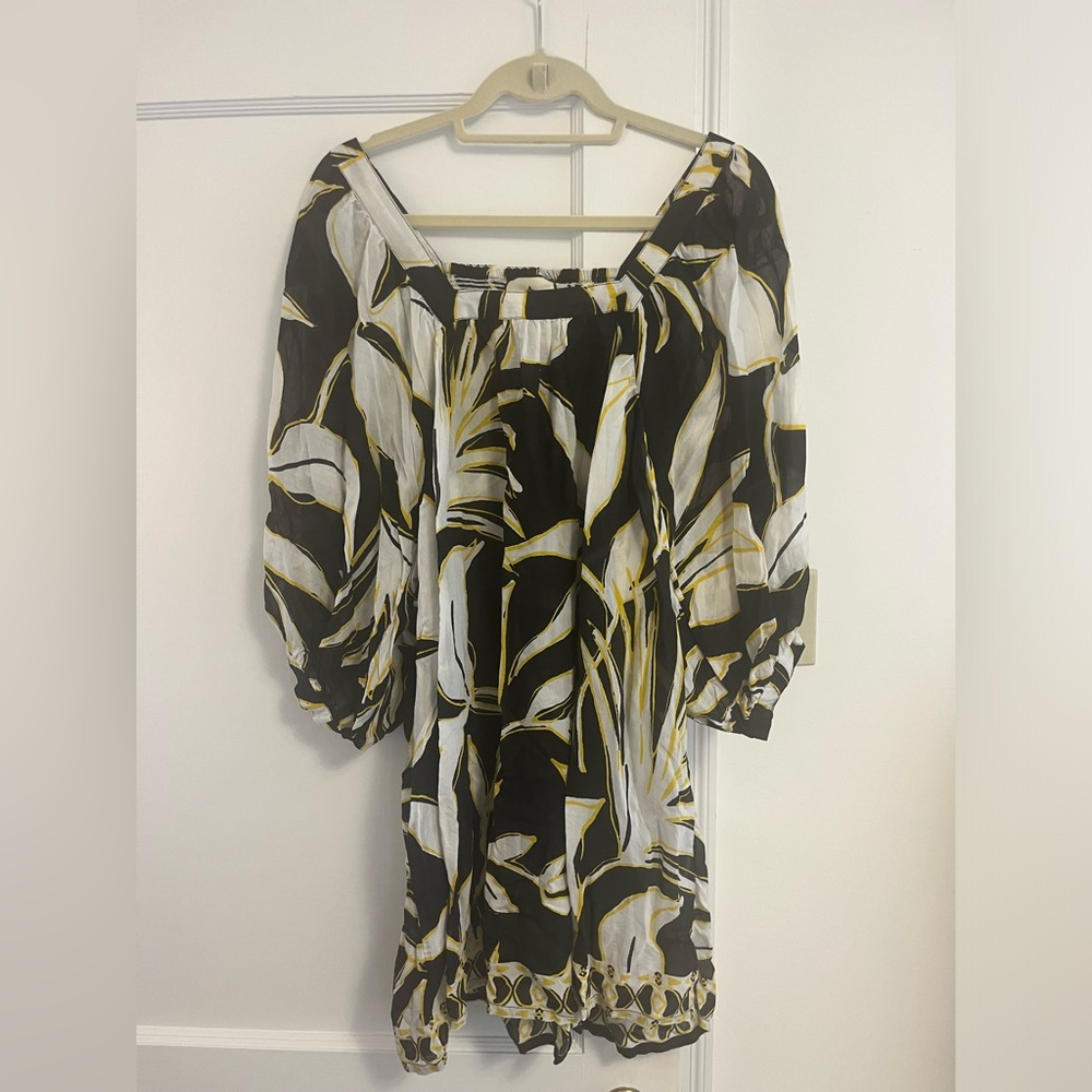 Tuckernuck Balloon Sleeve Cover Up. Worn 2 times, excellent condition size Small